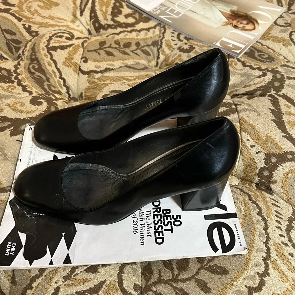 Stuart Weitzman Black Leather Pumps - Size 9 - Picture 2 of 8